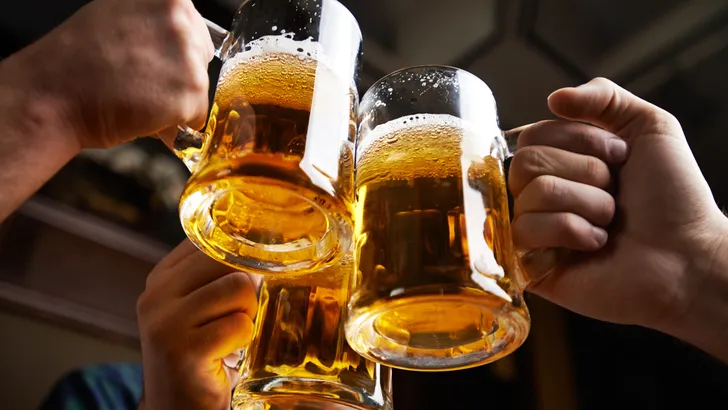 Onderzoekers: 'Bier werkt beter dan paracetamol' 