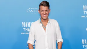 Kees tol doet boekje open over nieuwe relatie. – Foto van Kees Tol bij Mamma Mia! The Party, september 2024.