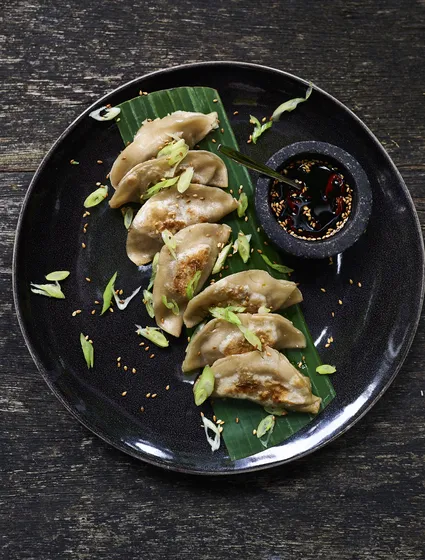 Ansjovisdumplings met sojasaus