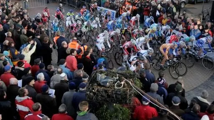 Cross Surhuisterveen nu vóór de kerstdagen