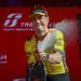wout van aert spuit champagne