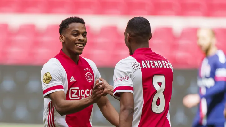 Ajax viert voor de 35e keer het kampioenschap