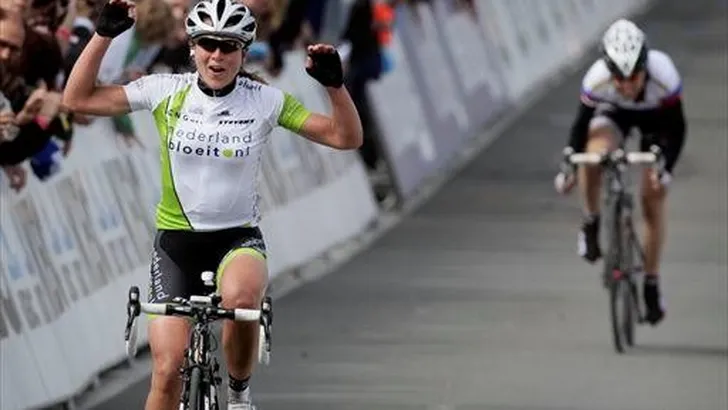 Van Vleuten wint vrouwenversie Vlaanderen
