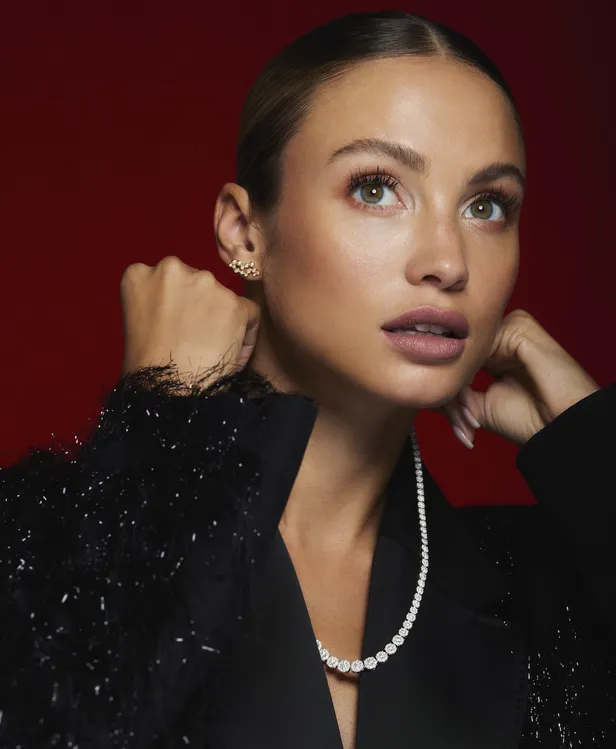 Jasje: Frenken | Ketting: Royal Coster Diamonds | Oorbel: Violette Anna 