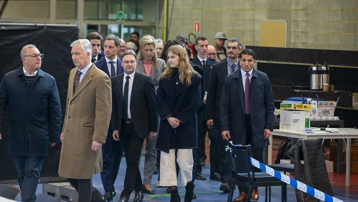 Koning Filip en prinses Elisabeth naar plek van carnavalsdrama