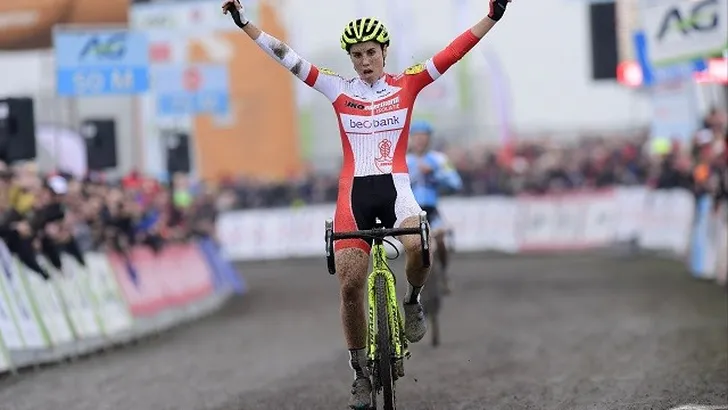 WK Veldrijden: Cant verslaat Vos in zinderende finale