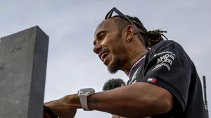 Hamilton voorspelt comeback Red Bull: 'Als ze niet met 30 seconden winnen is er iets mis'