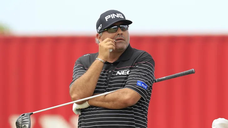 Angel Cabrera mocht van justitie een flinke tijd buiten de deur logeren. Zeg zelf: zwart-witte strepen staan hem prima toch?
