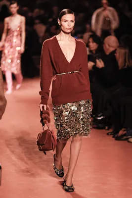 Natasha Poly voor Fendi, Milan Fashion Week.