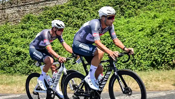 roodhooft over rickaert en van der poel