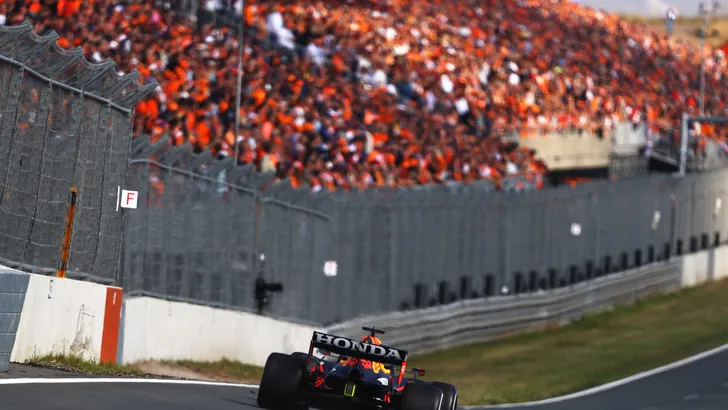 Max Verstappen pakt pole op Zandvoort!