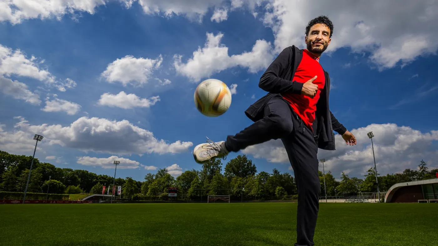 Voetbalkunstenaar Sofiane Touzani: 'Door je fouten word je beter!'