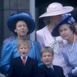 Margaret, Diana, Elizabeth, Harry en William