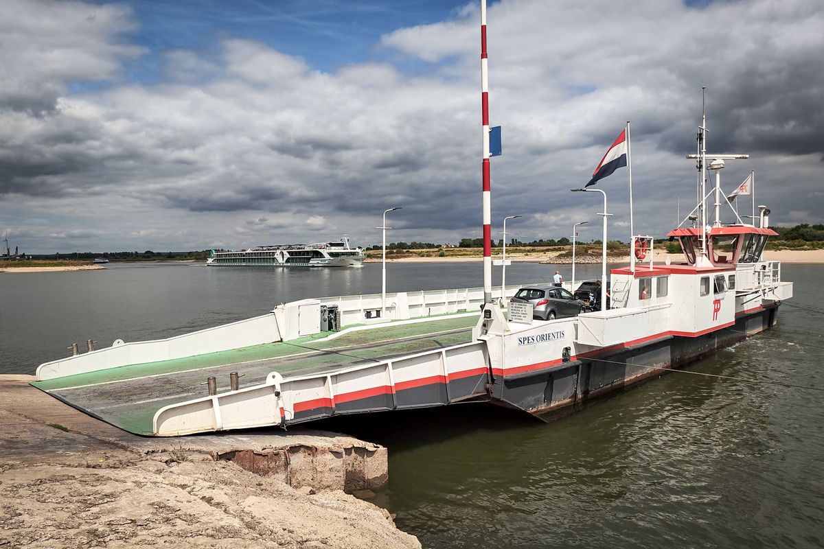 Rijkswaterstaat luidt noodklok na historische meting bij Lobith