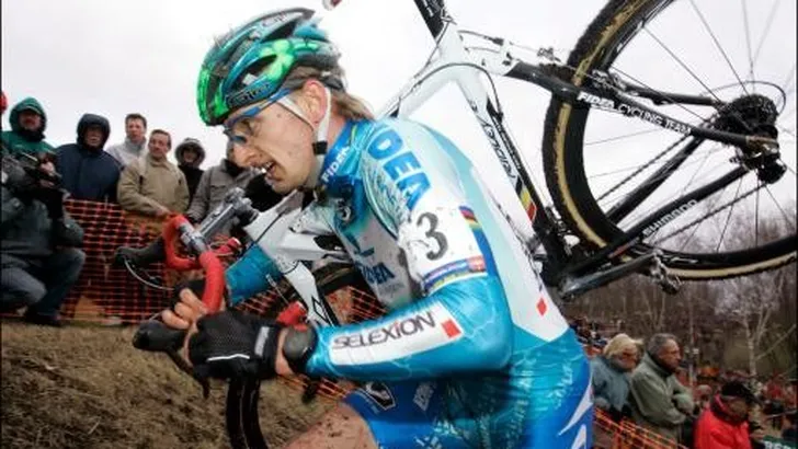 Bart Wellens oppermachtig in cross Zonnebeke