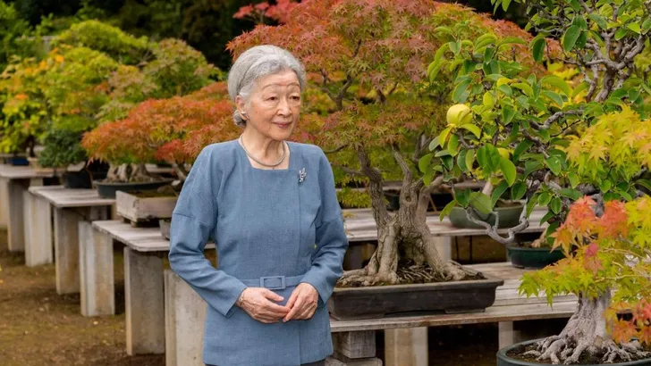 Japan: de mooiste looks van keizerin Michiko