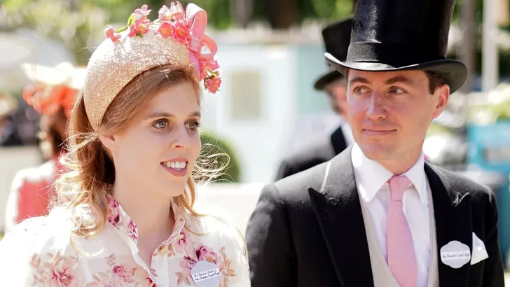 Prinses Beatrice opent Royal Ascot in stijl 