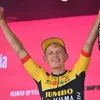 Giro | Ploegleider Addy Engels roemt Tom Dumoulin: 'Tom was degene die zei dat we voor Koen gingen, echt ongelooflijk voor zo'n winnaar'