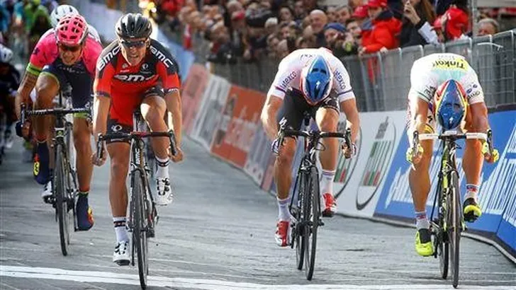 Van Avermaet verslaat Sagan in Tirreno (VIDEO)