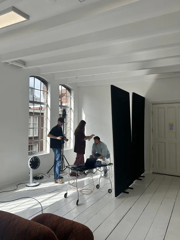 Behind the scenes bij de eerste shoot van de dag 