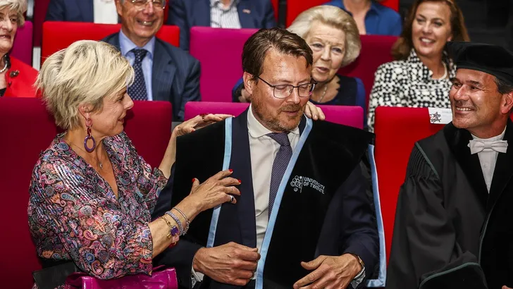 Prins Constantijn krijgt eredoctoraat van Universiteit Twente