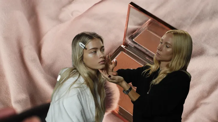 Make-up bronzer