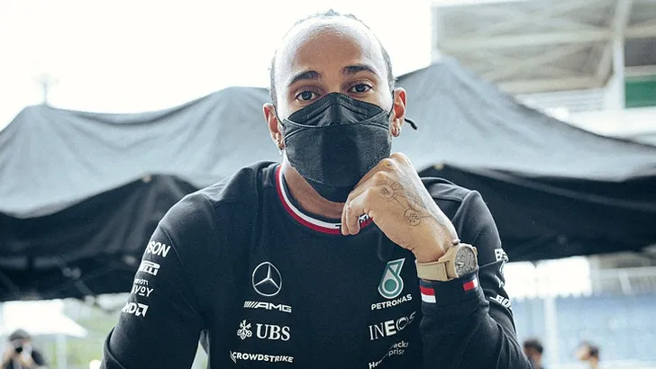 GP Sao Paulo: Lewis Hamilton vijf plekken straf voor nieuwe verbrandingsmotor