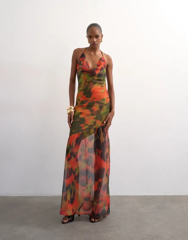 Cowl Neck Dropped Hem Maxi Dress (€89,99) in abstract blur van TOPSHOP 