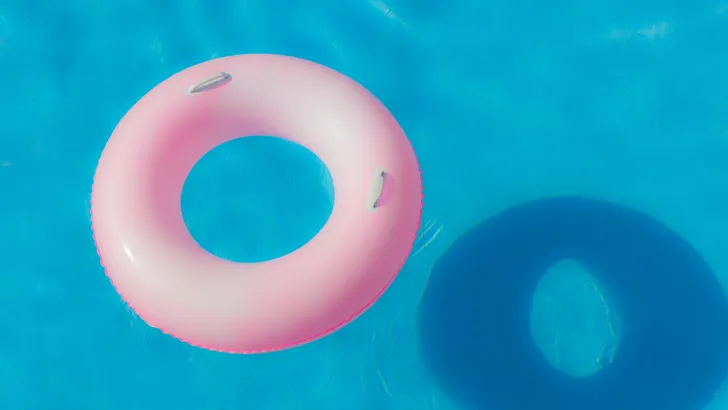 Net op tijd voor het mooie weer: lounge-eiland-float