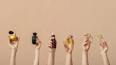Bijna zonde om te gebruiken, maar te verleidelijk om te laten staan. Deze parfums wil je tentoonstellen op je badkamerplank én eindeloos sprayen.