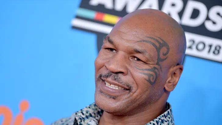 Mike Tyson doet boekje open over neppenis