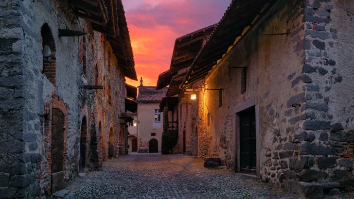 Het Pompeii van de middeleeuwen: Ontdek de tijdloze charme van Ricetto di Candelo