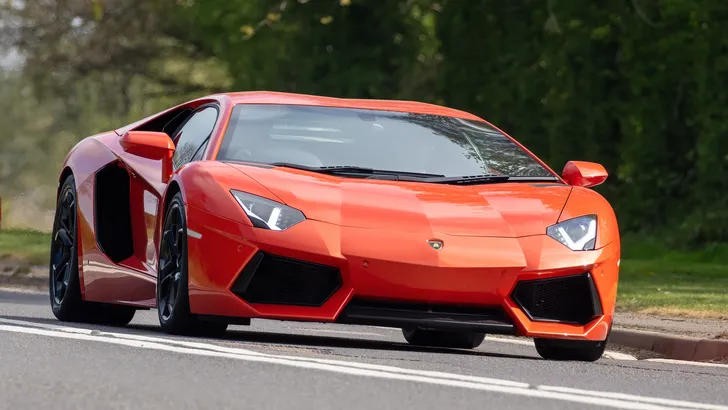 Vader en zoon bouwen jarenlang aan 3D-geprinte Lamborghini en worden verrast door de fabrikant zelf