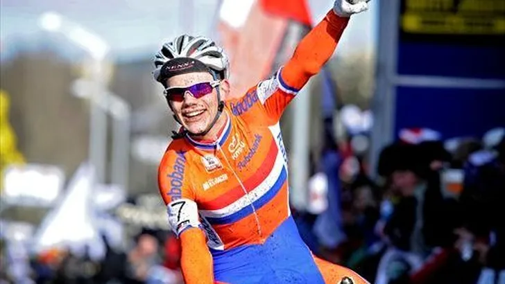 Dolfsma pakt brons bij WK veldrijden junioren