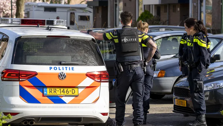 Twee doden bij incident in Almelo - verdachte schiet met kruisboog op voorbijgangers