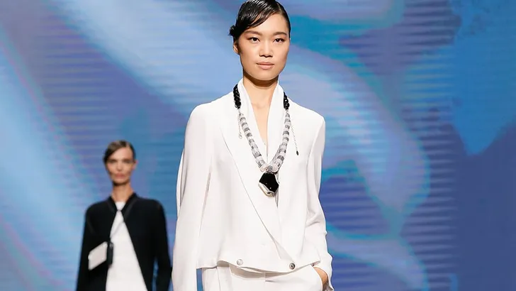 Armani showt een prachtige, pure collectie