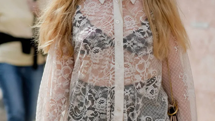 Deze ultra-chique blouse van H&M kost maar 8 euro en staat echt iedereen fantastisch