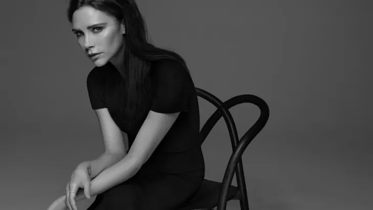 Victoria Beckham deelt haar dagelijkse beauty regime (VIDEO)