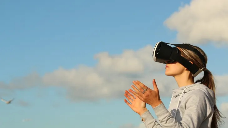 VR