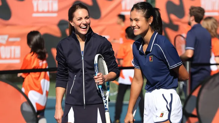 Hertogin Kate slaat balletje met Emma Raducanu