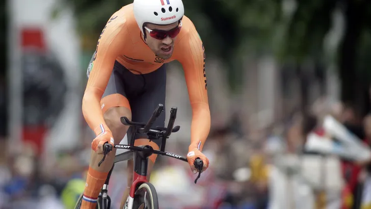 Tom Dumoulin pakt wereldtitel tijdrijden