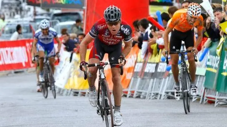 Cadel Evans wint heuvelachtige rit in Andalusië