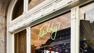 Maak kerstshoppen in Amsterdam compleet met Freddy's Winter Deli