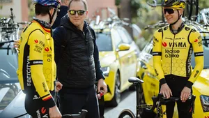 Team Visma | Lease a Bike kent momenteel niet de allerbeste periode. De Nederlandse ploeg zag de nodige sterkhouders ineens de stekker eruit trekken en kreeg kritiek van oud-renners.