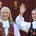 Foto van prinses Mette-Marit en prinses Ingrid Alexandra, 2025.