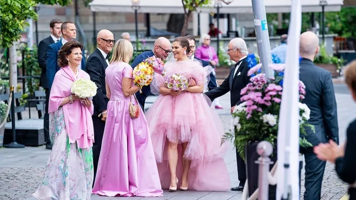 Sweet! Prinses Victoria vermomd als suikerspin