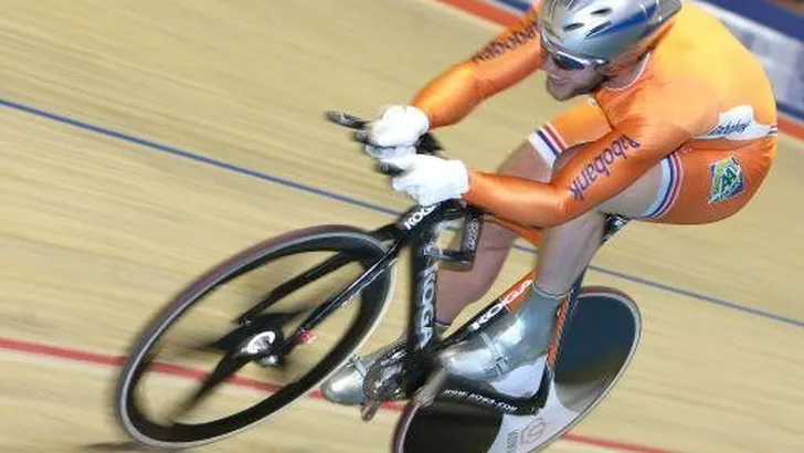 MULDER WERELDKAMPIOEN OP KILOMETER