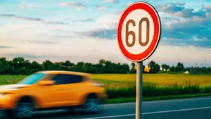 EU onderzoekt snelheidsassistent die moet voorkomen dat je harder rijdt dan de maximumsnelheid