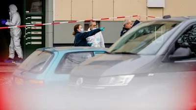 Het politieonderzoek aan de Speelmanstraat in Rotterdam.