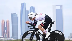 tadej pogacar in de uae tour
